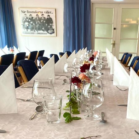Gullringens Vaerdshus & Hotell Bagian luar foto