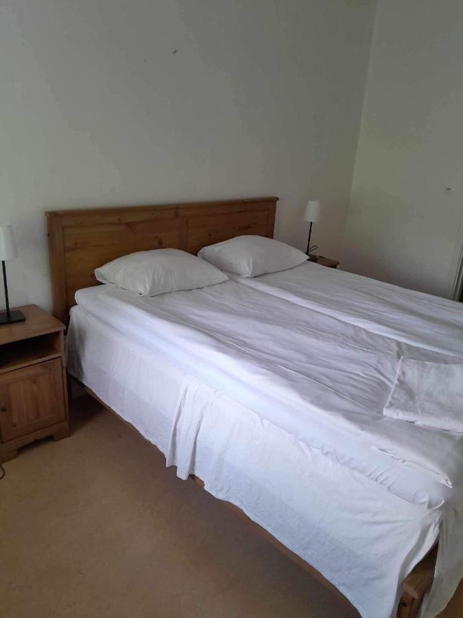 Gullringens Vaerdshus & Hotell Bagian luar foto