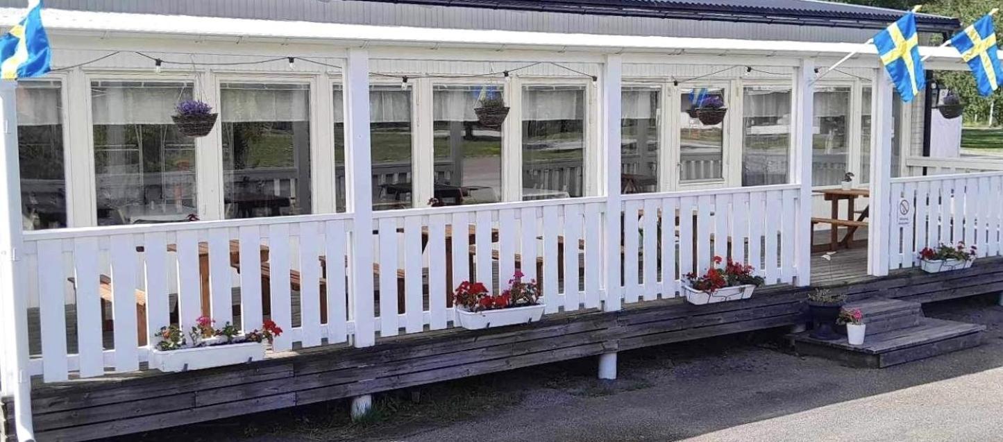 Gullringens Vaerdshus & Hotell Bagian luar foto