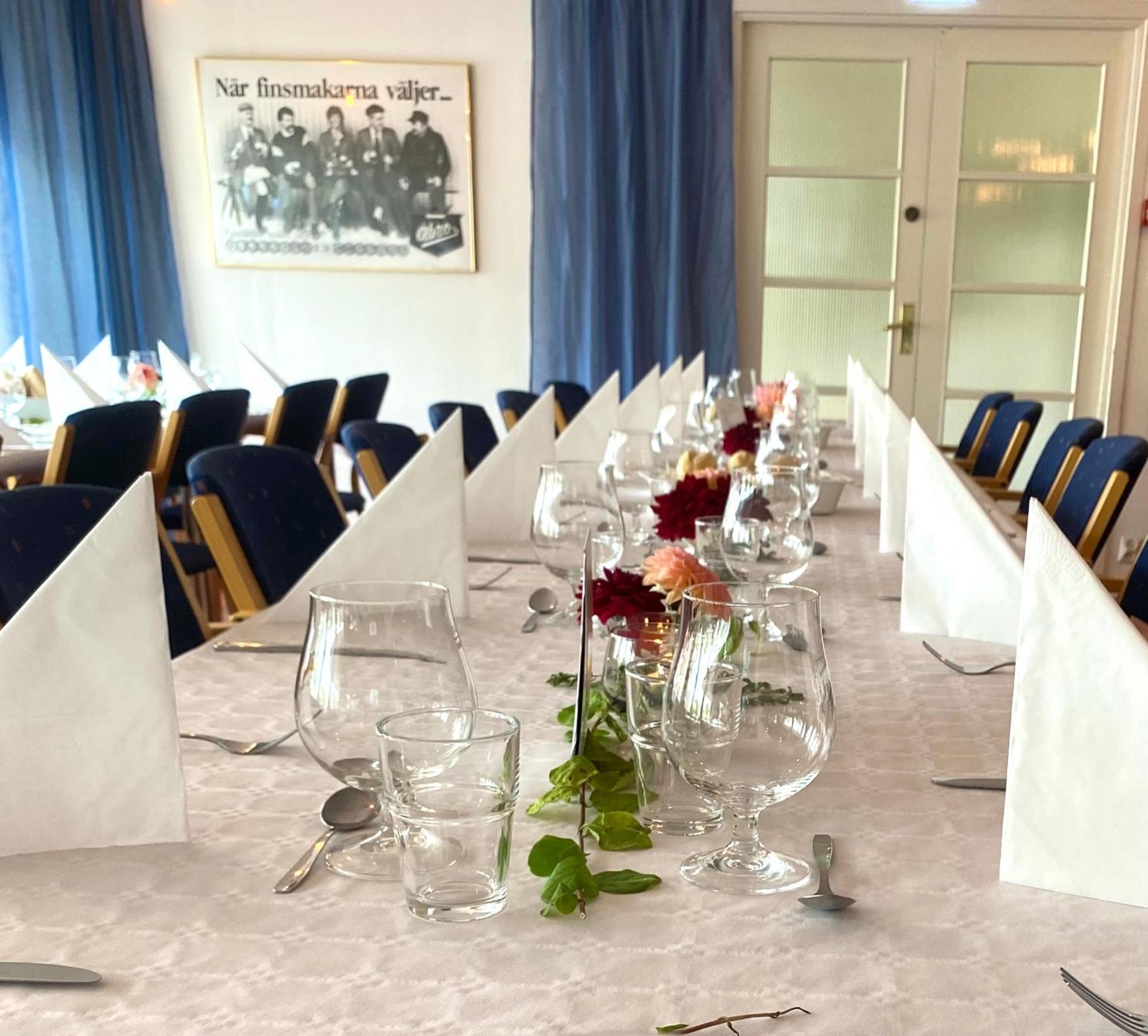 Gullringens Vaerdshus & Hotell Bagian luar foto